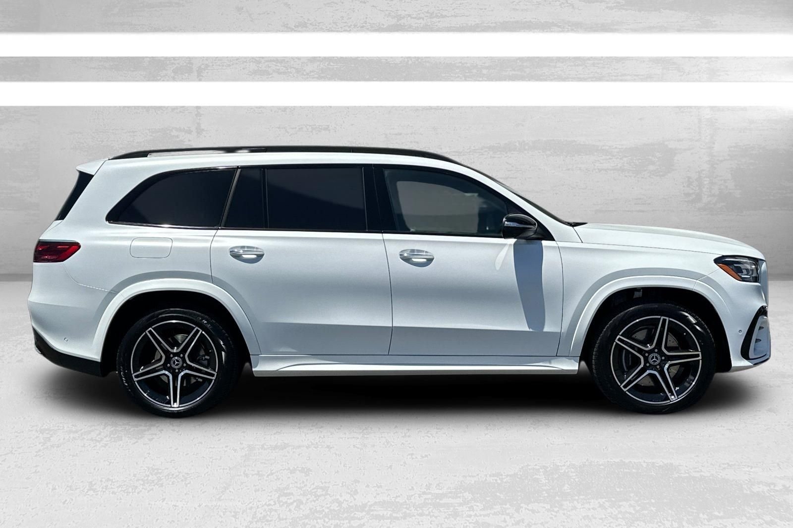 New 2026 White Mercedes-Benz GLS 450 image 3