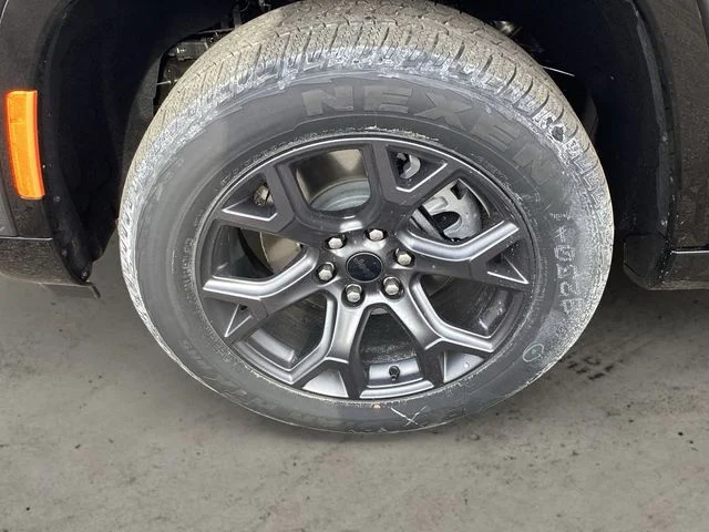 New 2026 Gray Metallic Jeep LIMITED ALTITUDE 4X4 image 15