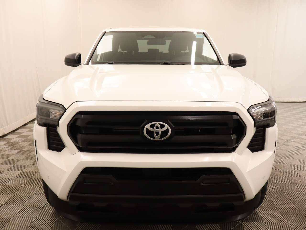 Used 2024 Ice Cap Toyota SR Crew Cab image 4
