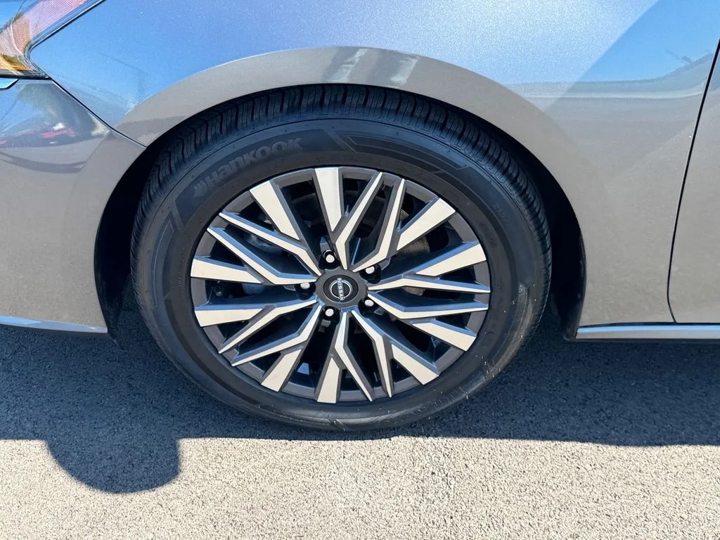Used 2023 Gray Nissan 2.5 SV image 15