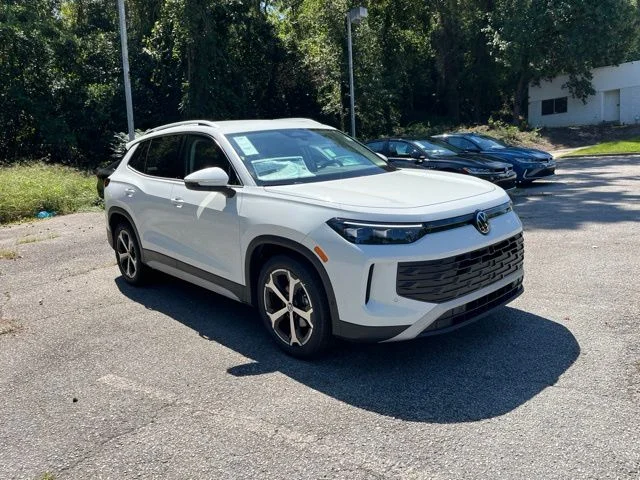 New 2026 White/off-white Volkswagen 2.0T SE image 1