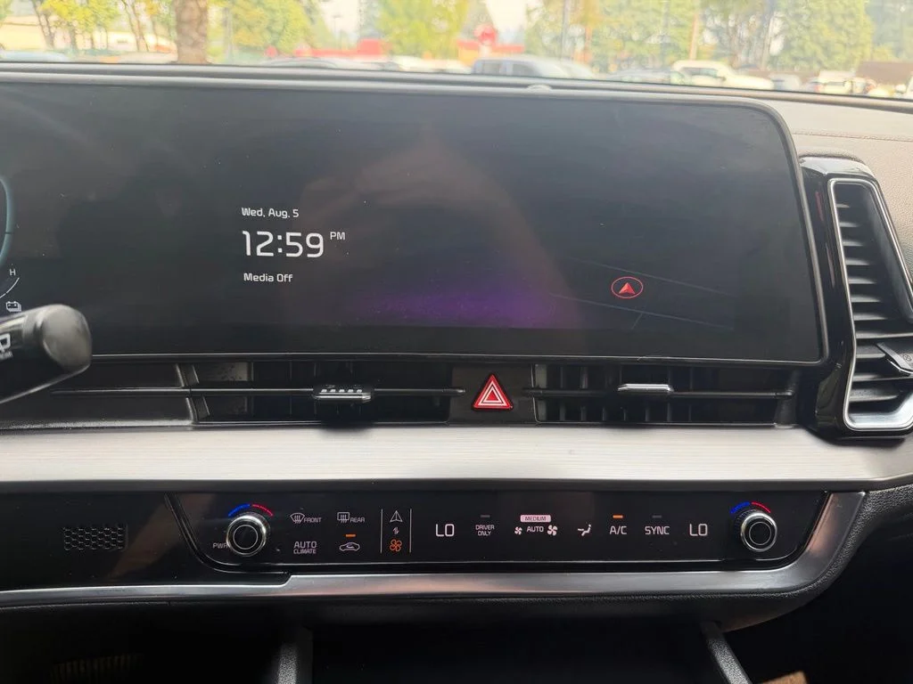 Certified Used 2025 Snow White Pearl Kia EX image 16