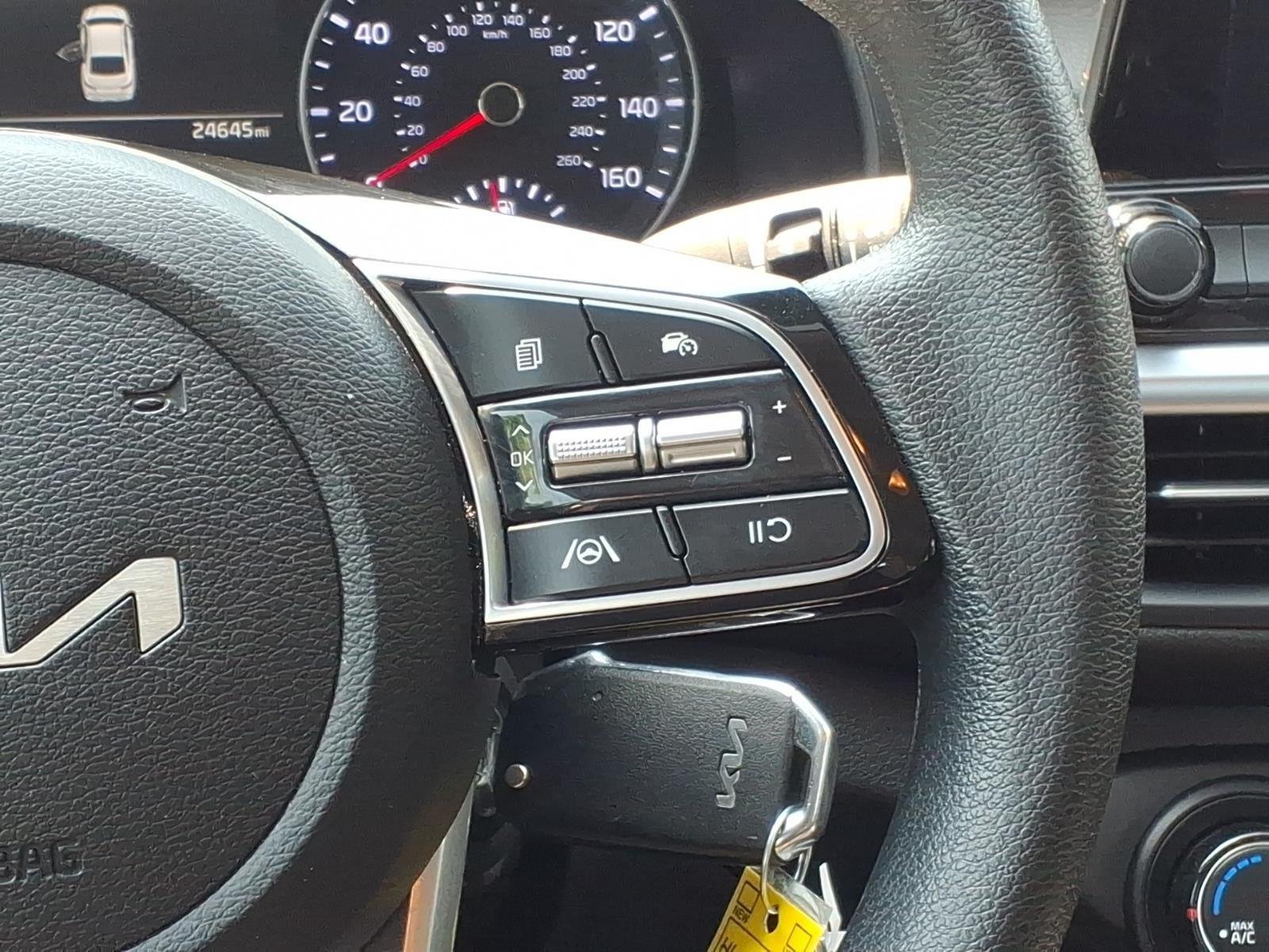 2023 Kia Forte LXS - Photo 15