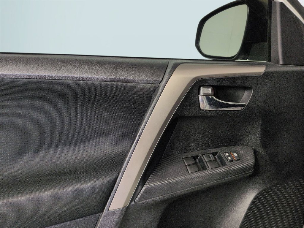 2015 Toyota RAV4 XLE - Photo 26