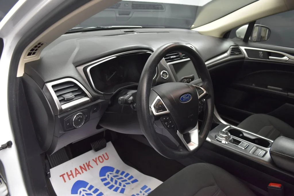 Used 2020 White Ford SE image 16