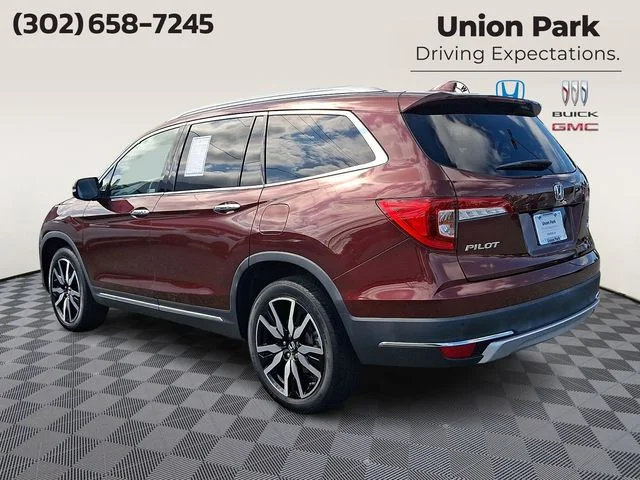 Used 2019 Deep Scarlet Pearl Honda Touring image 6