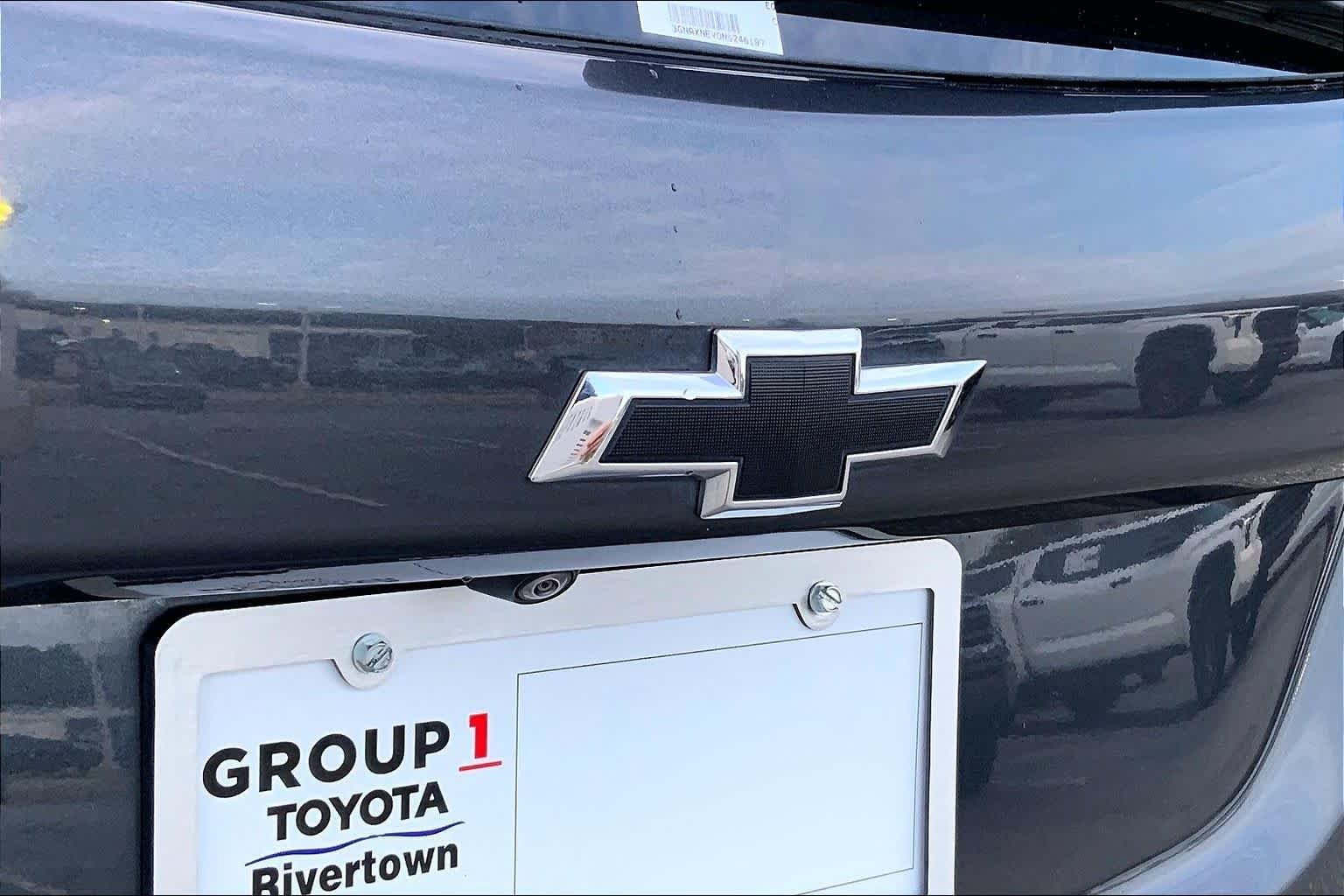 Used 2022 Iron Gray Metallic Chevrolet Premier image 9