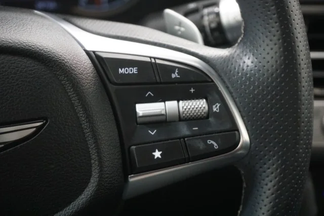 Used 2025  Genesis 2.5T image 26