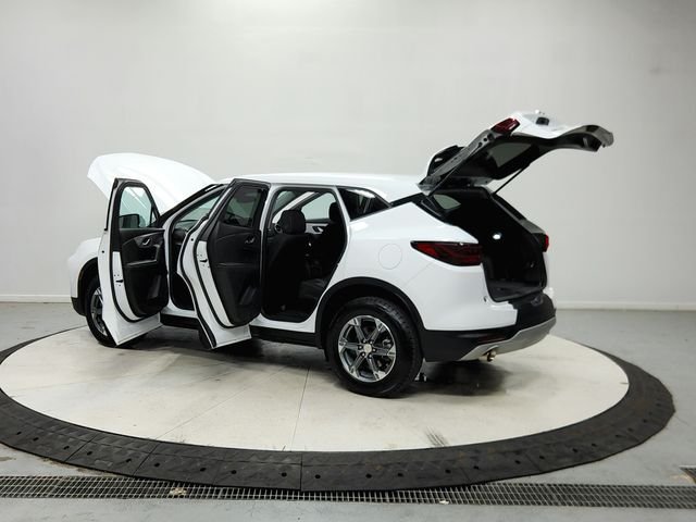 Used 2025 White Chevrolet LT image 14