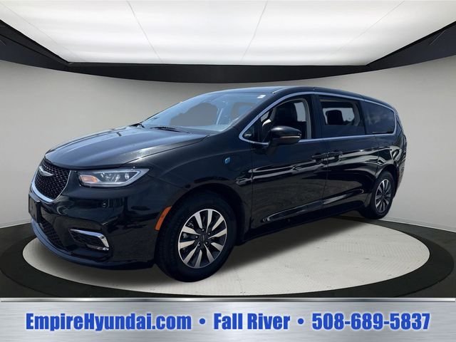 2023 Chrysler Pacifica Hybrid Touring L Hybrid's photo