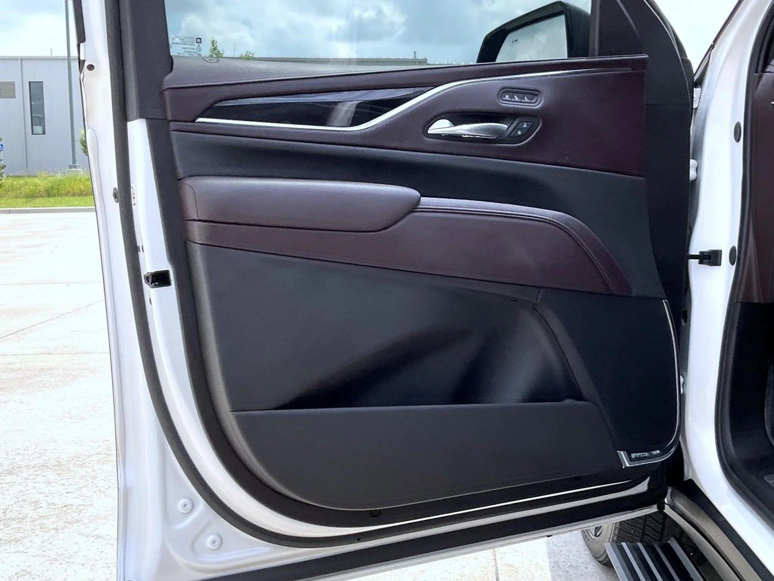 Used 2024 White Cadillac V-Series image 9