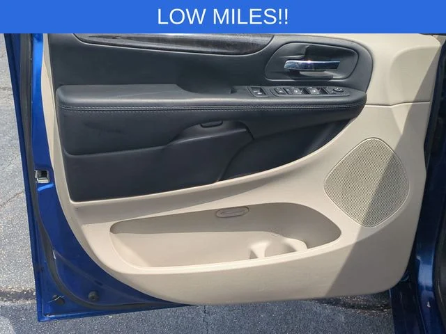 Used 2020 Blue Dodge SE image 12