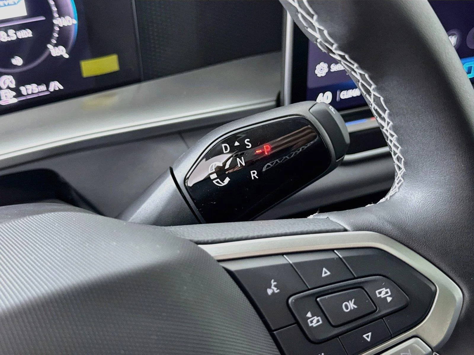 New 2026  Volkswagen SE image 16