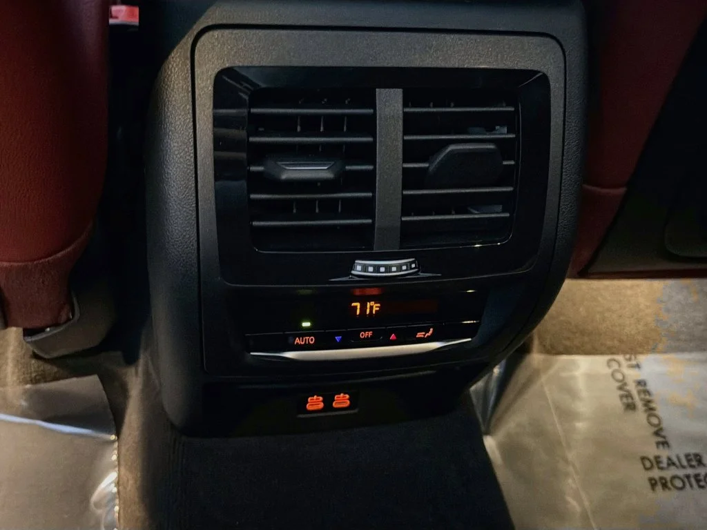 Used 2025 Gray BMW xDrive30i image 19