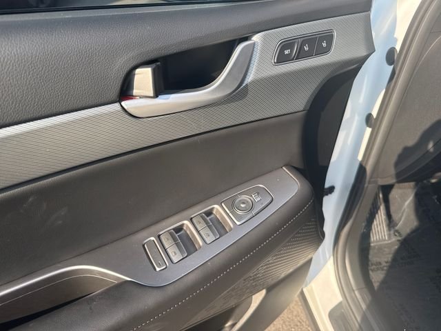 Certified Used 2025 White Hyundai SEL Premium image 11