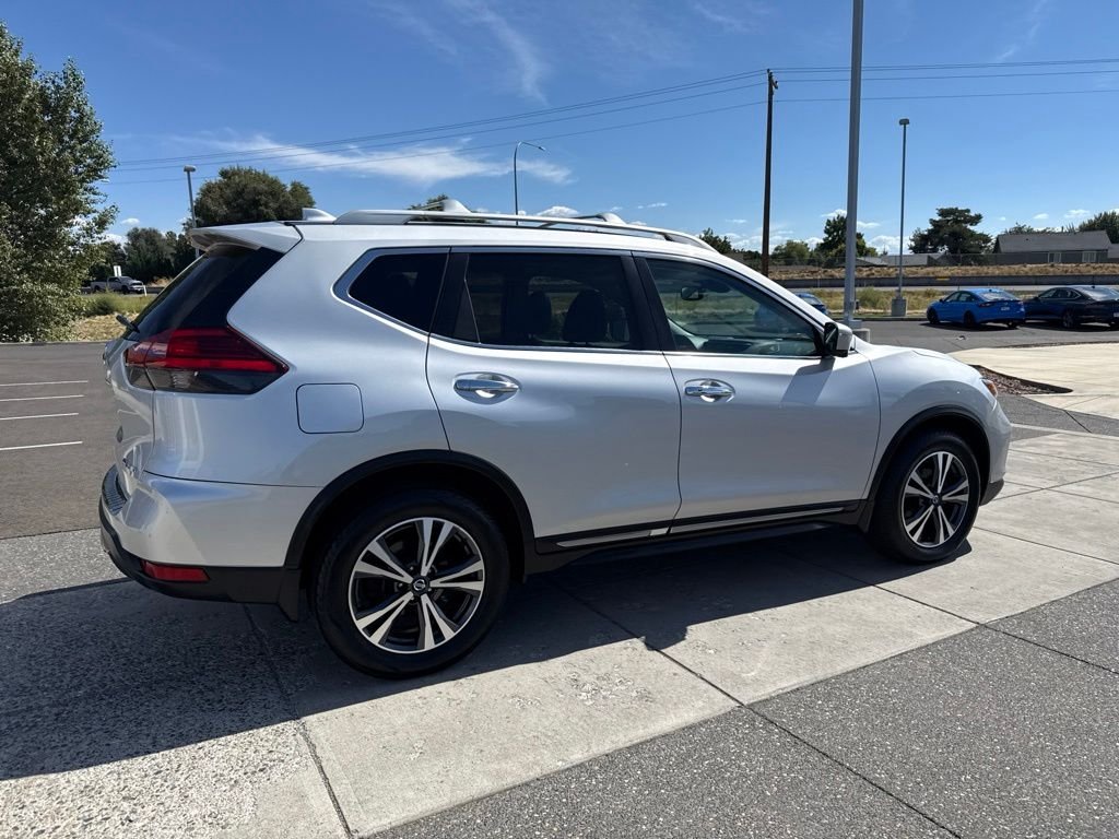 Used 2017 Brilliant Silver Nissan SL image 5
