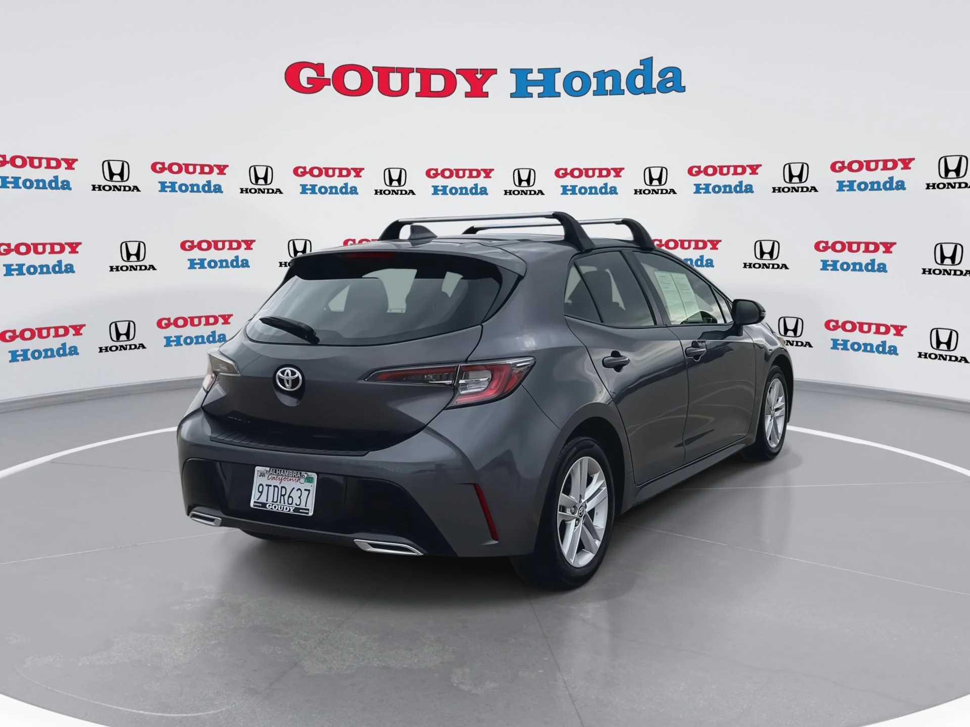 Used 2022 Magnetic Gray Metallic Toyota SE image 8