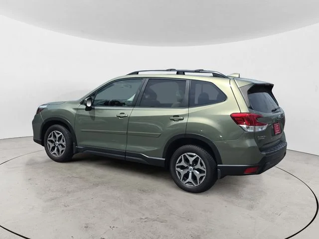 Used 2019 Green Subaru Premium image 3