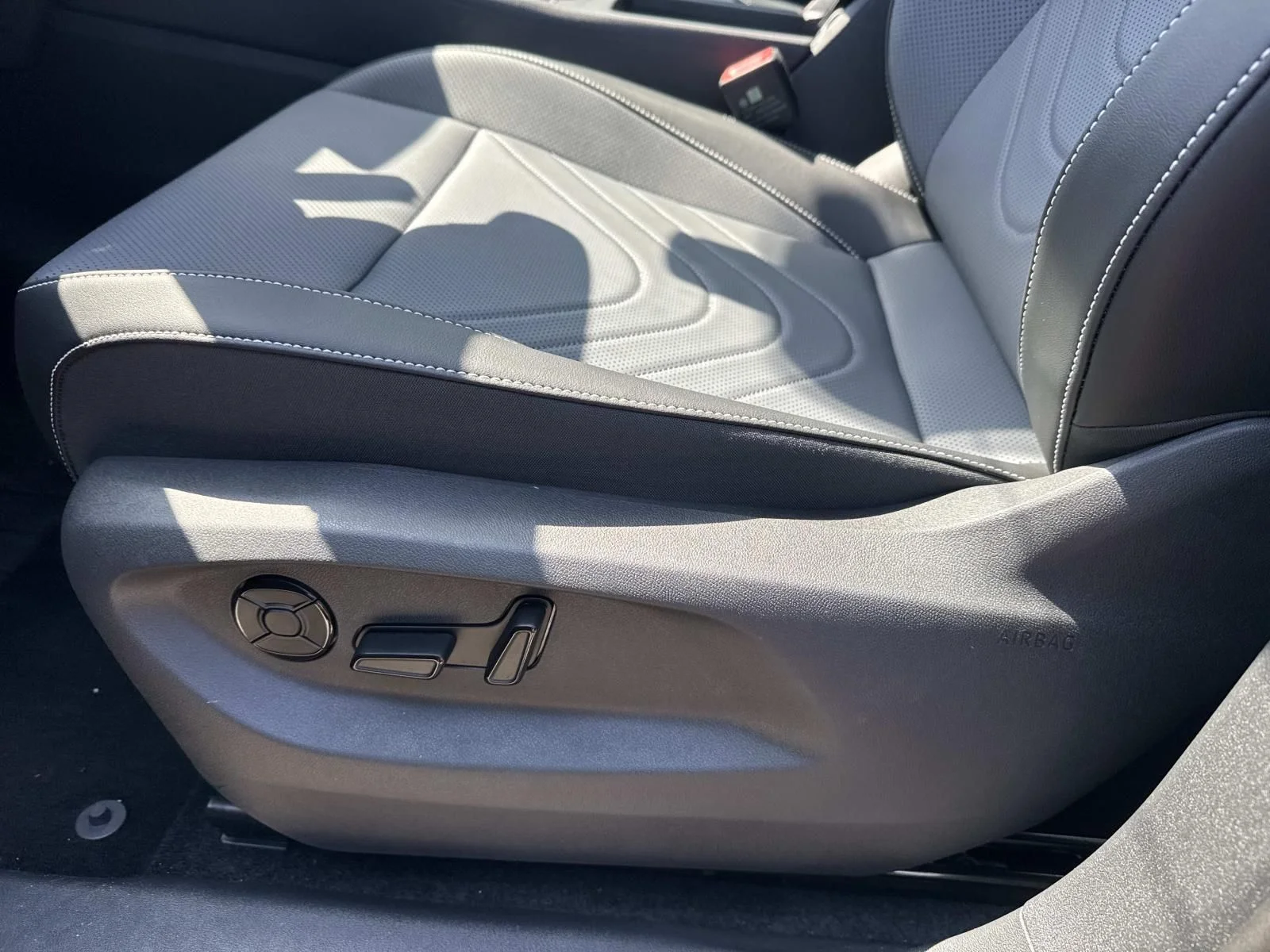 New 2026 Gray Volkswagen 2.0T SE image 10