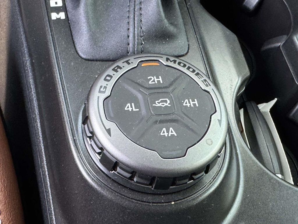 Used 2023 Green Ford Outer Banks image 9