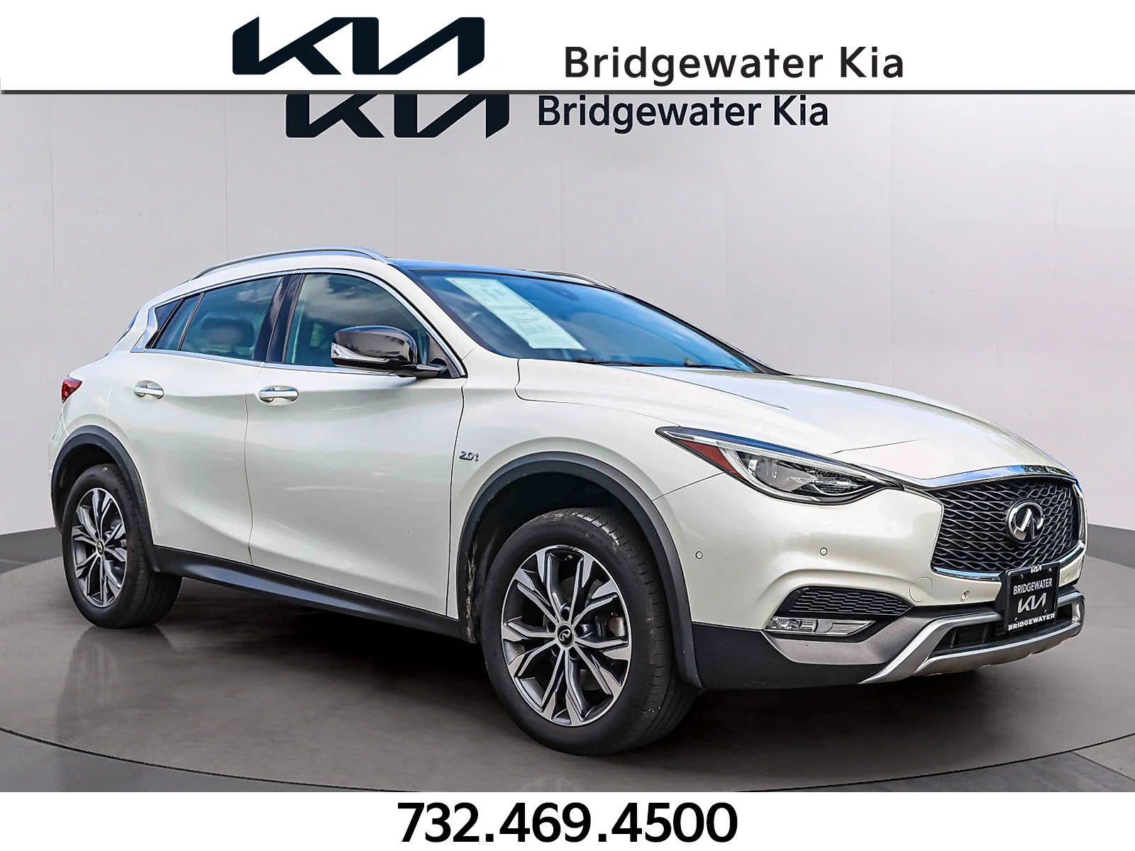 2017 INFINITI QX30