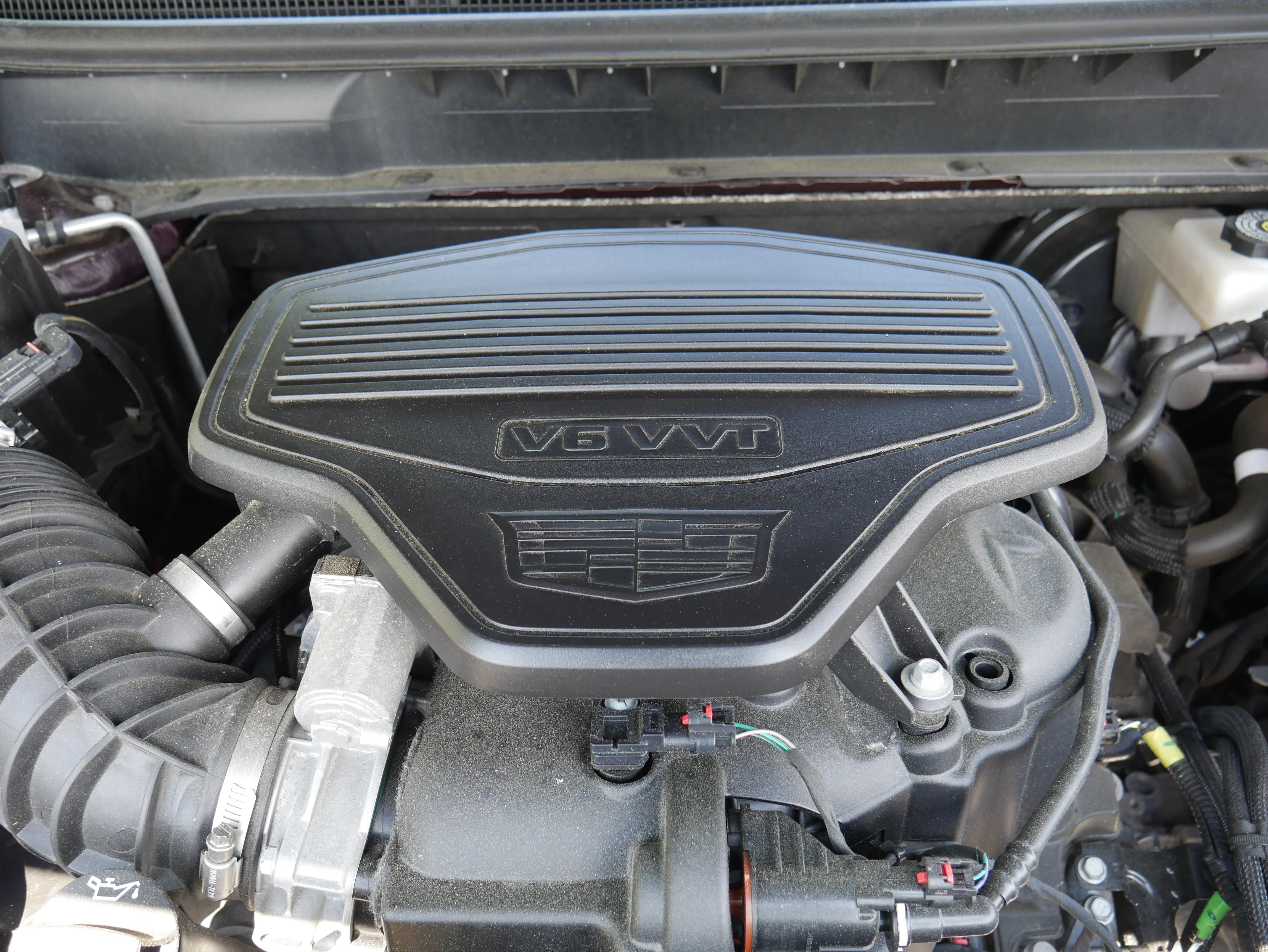 Used 2022 Rosewood Metallic Cadillac Sport image 10
