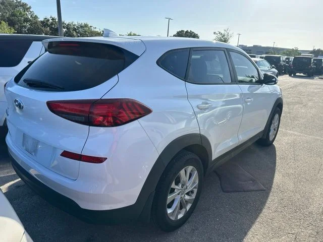 Used 2019 White Hyundai SE image 2