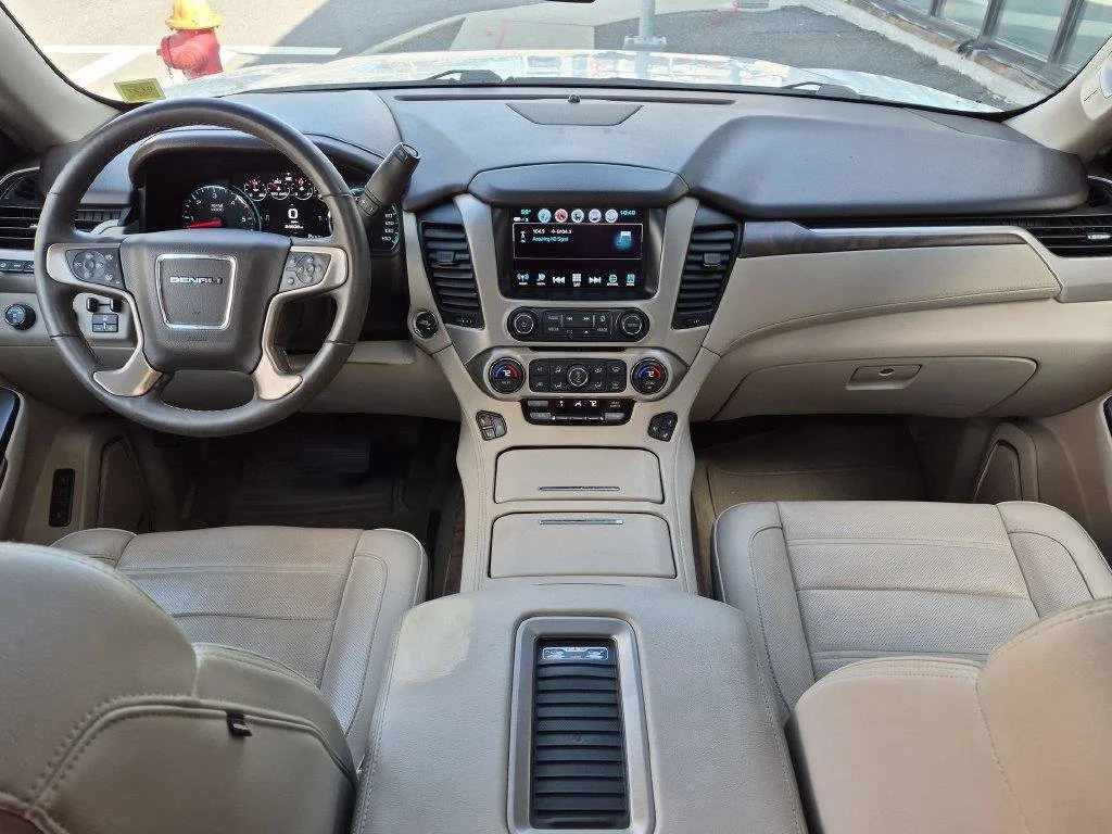 Used 2018 White GMC Denali image 28