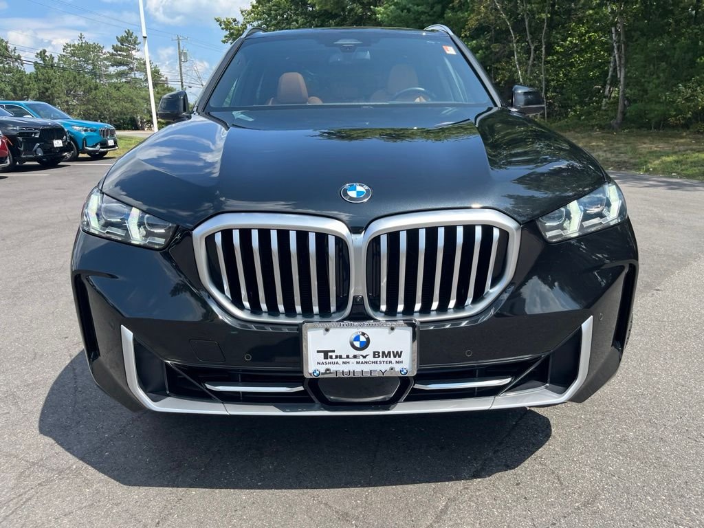 Certified Used 2024 Black Sapphire Metallic BMW xDrive40i image 2
