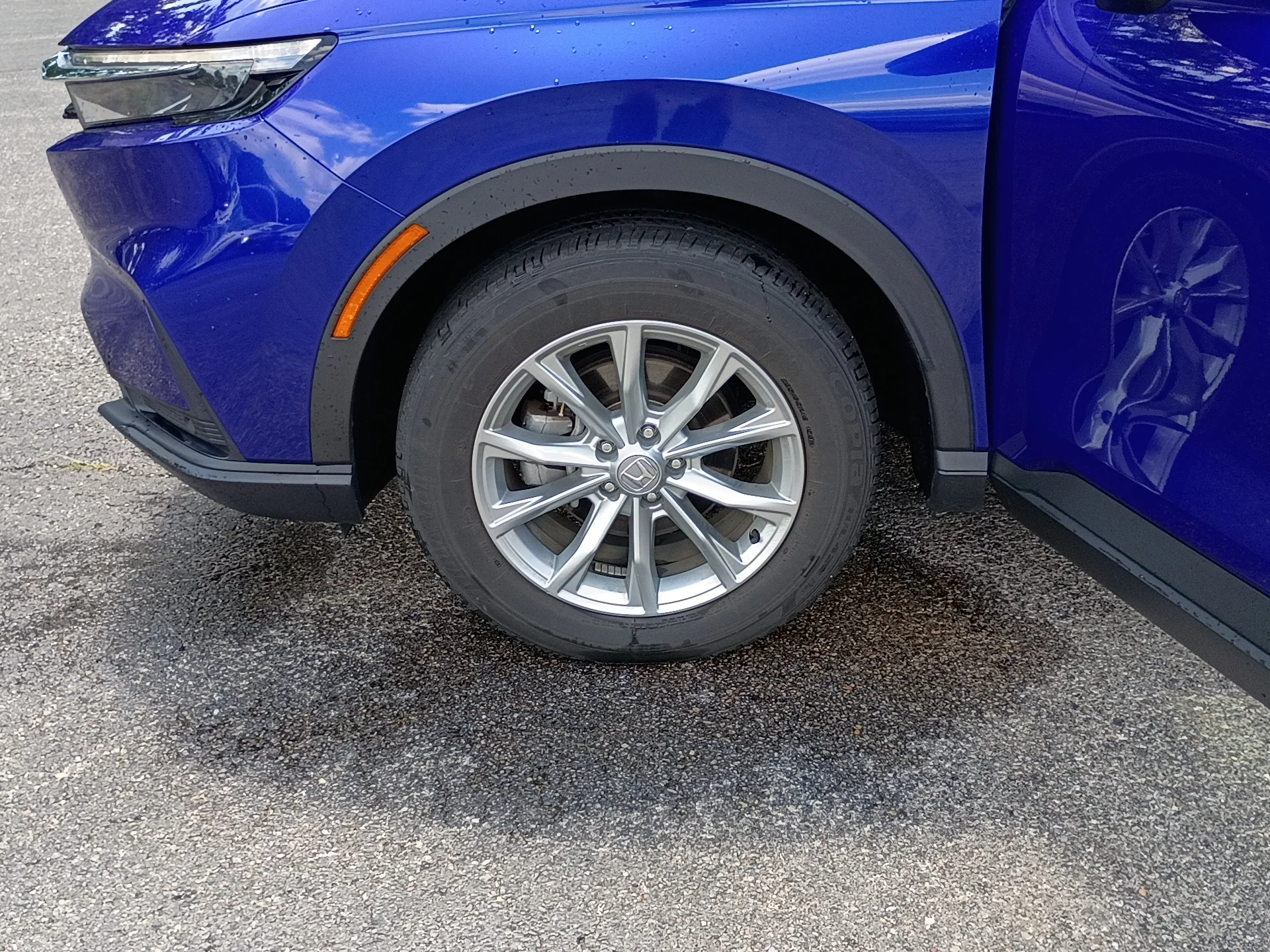 Certified Used 2024 BLUE Honda EX-L image 10