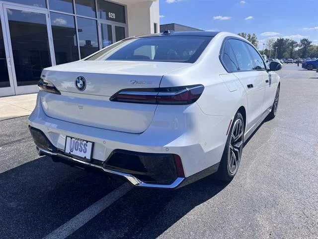 New 2026 Mineral White Metallic BMW 750e xDrive image 3