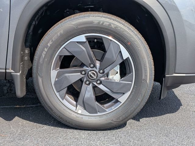 2026 Nissan Rogue SV - Photo 11