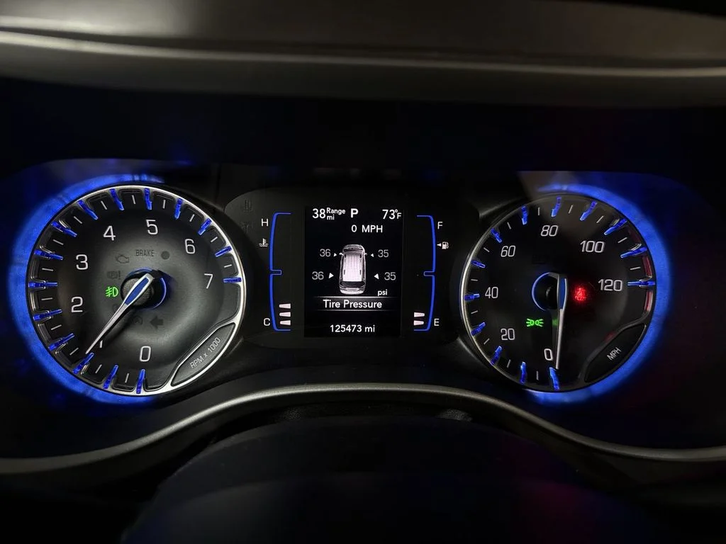 Used 2020 Crystal Metallic Chrysler Touring L image 23