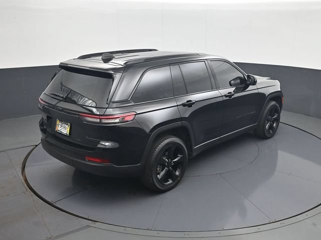Used 2025 Black Jeep Limited 4x4 image 17