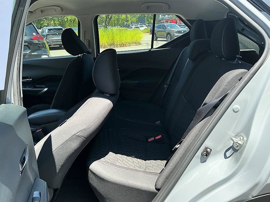 Used 2022 Gray/Super Black Nissan SV image 22