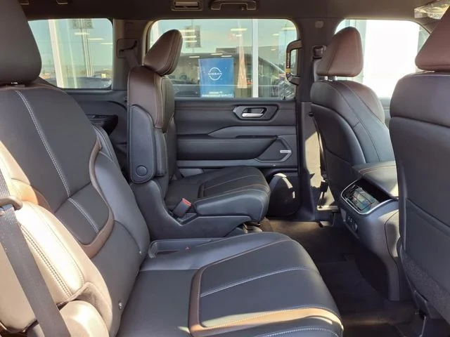 2026 Nissan Armada SL - Photo 7