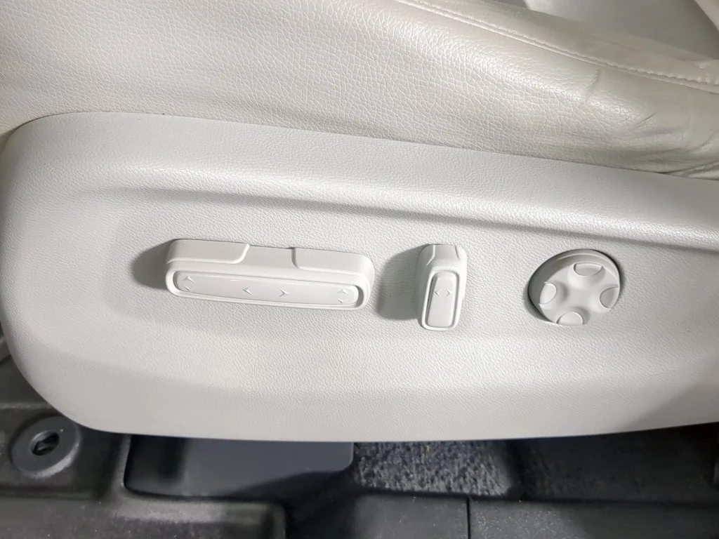 Used 2018 Black Honda EX-L image 12