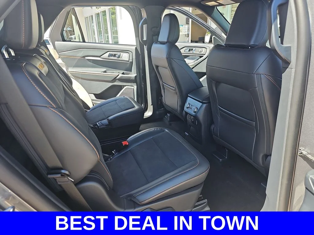 New 2026 Carbonized Gray Metallic Ford Tremor® image 11