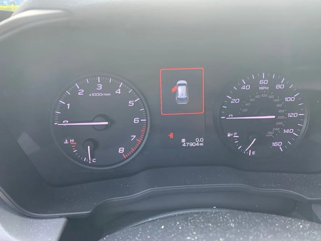 Used 2024 White Subaru Base image 4