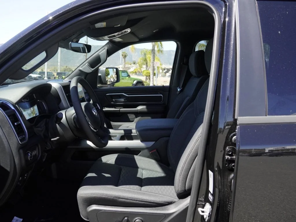 New 2026 Diamond Black Crystal Pearl-Coat Exterior Paint RAM Big Horn/Lone Star image 18