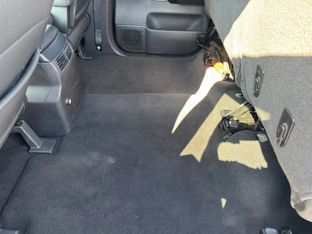 Used 2010 Silver Nissan SE image 14