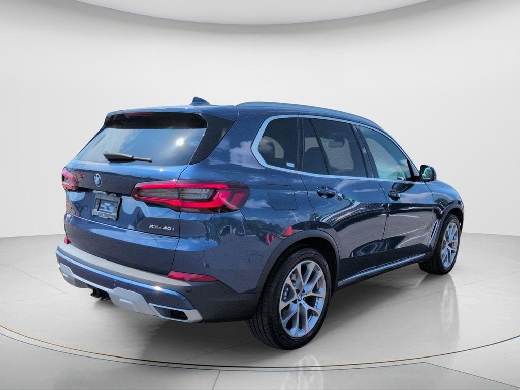 Used 2022 Blue BMW xDrive40i image 5
