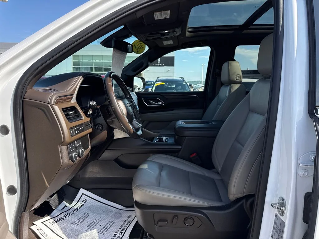 Used 2022 Summit White Chevrolet LT image 32