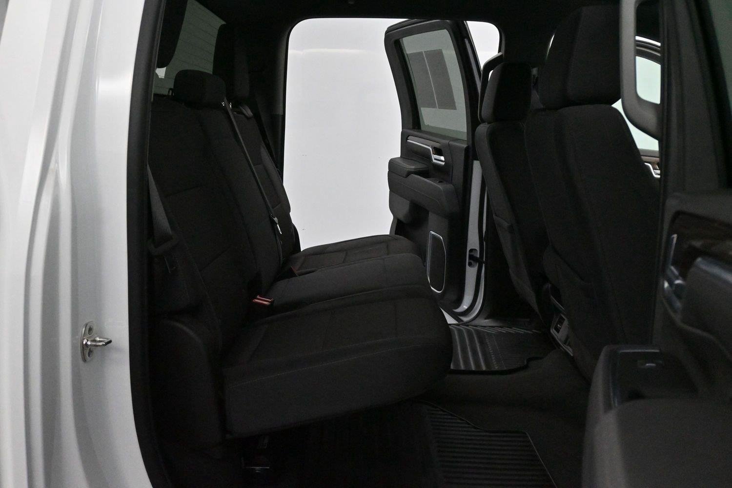 Used 2025 Summit White Chevrolet LT image 31