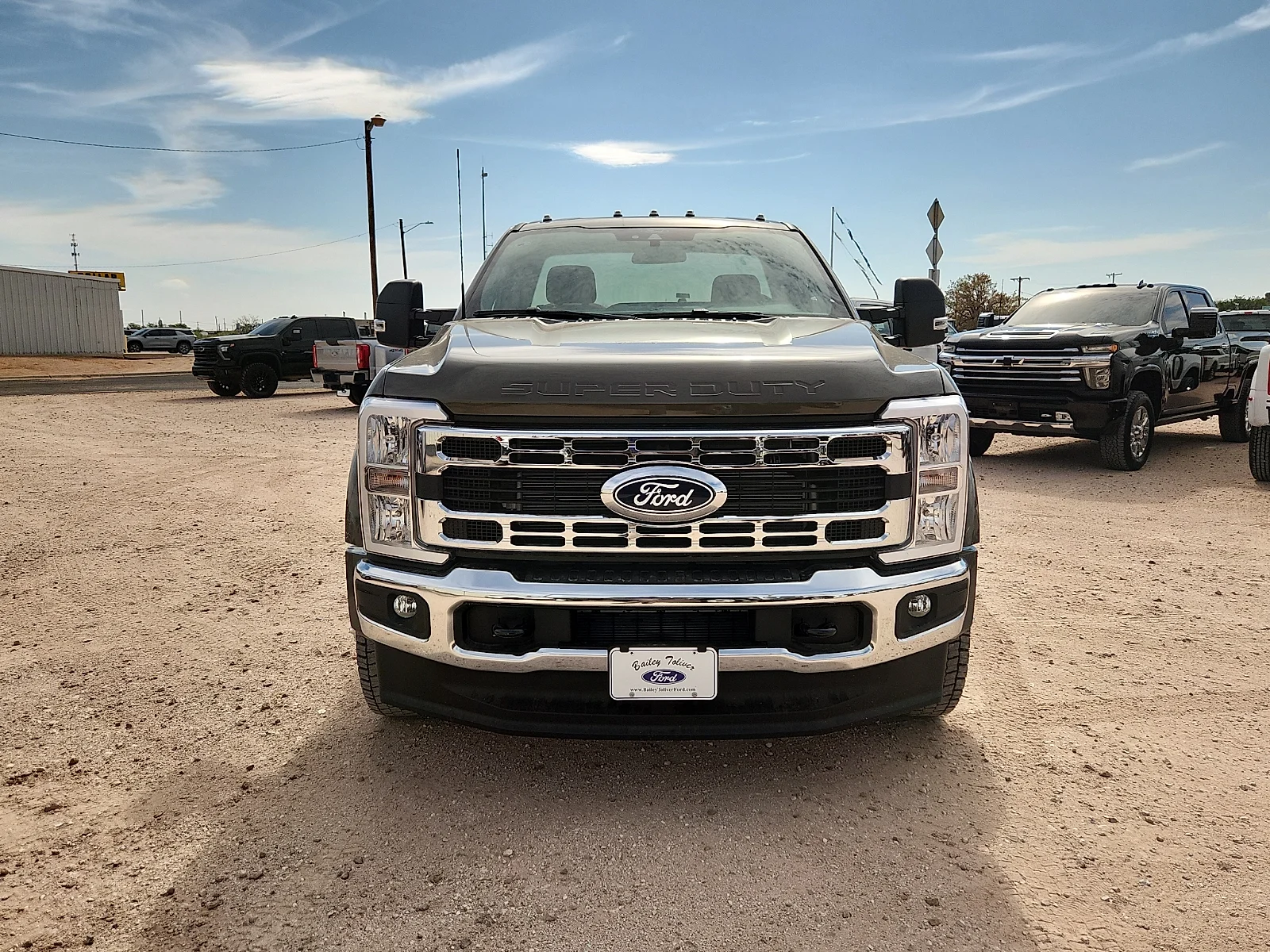 New 2027 Marsh Gray Metallic Ford XLT image 2