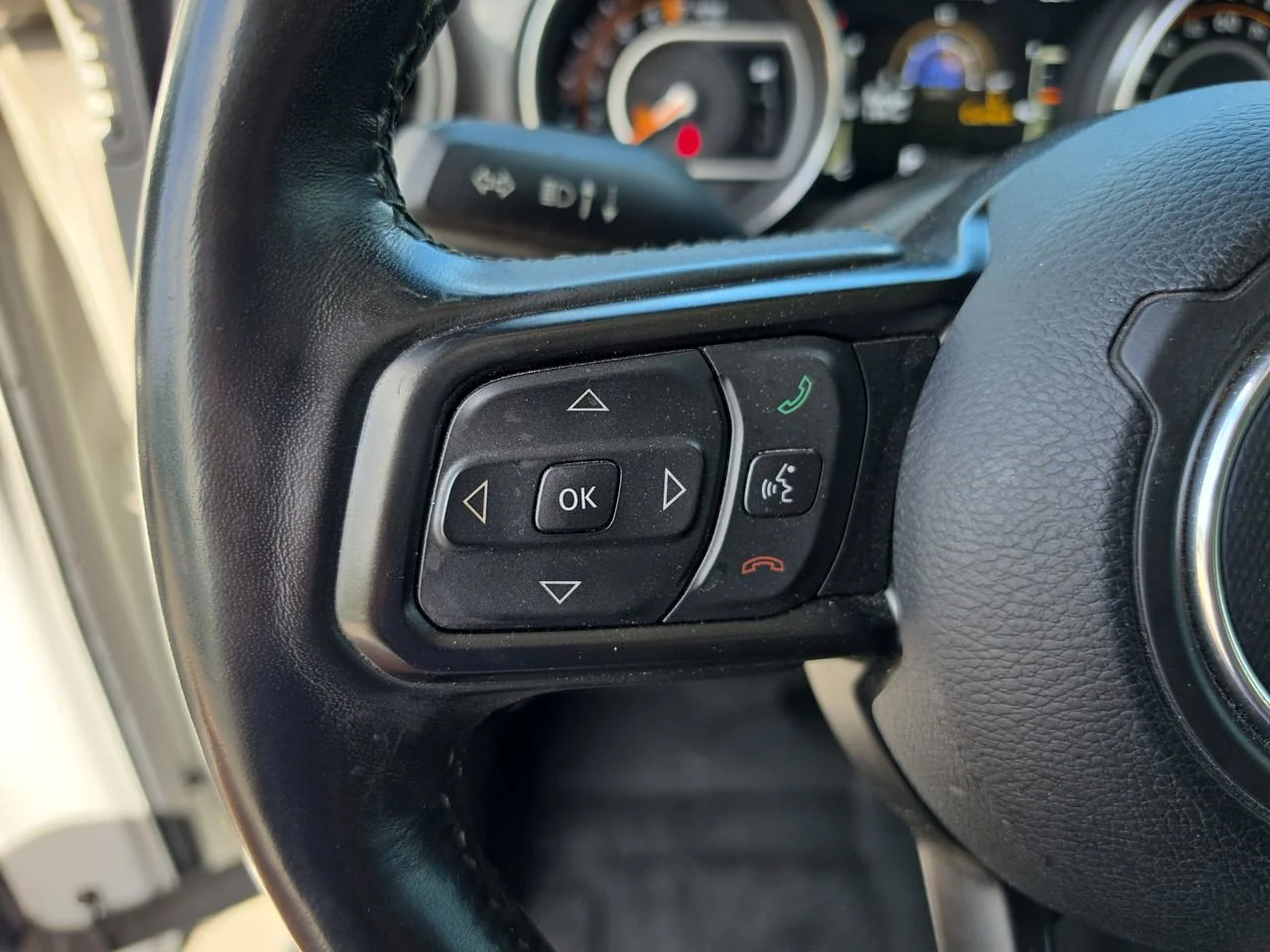 Used 2020 Bright White Clearcoat Jeep Altitude image 31