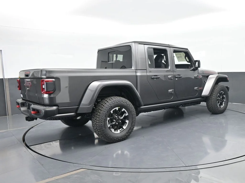 New 2026 Granite Crystal Metallic Clear-Coat Exterior Paint Jeep Rubicon X image 6