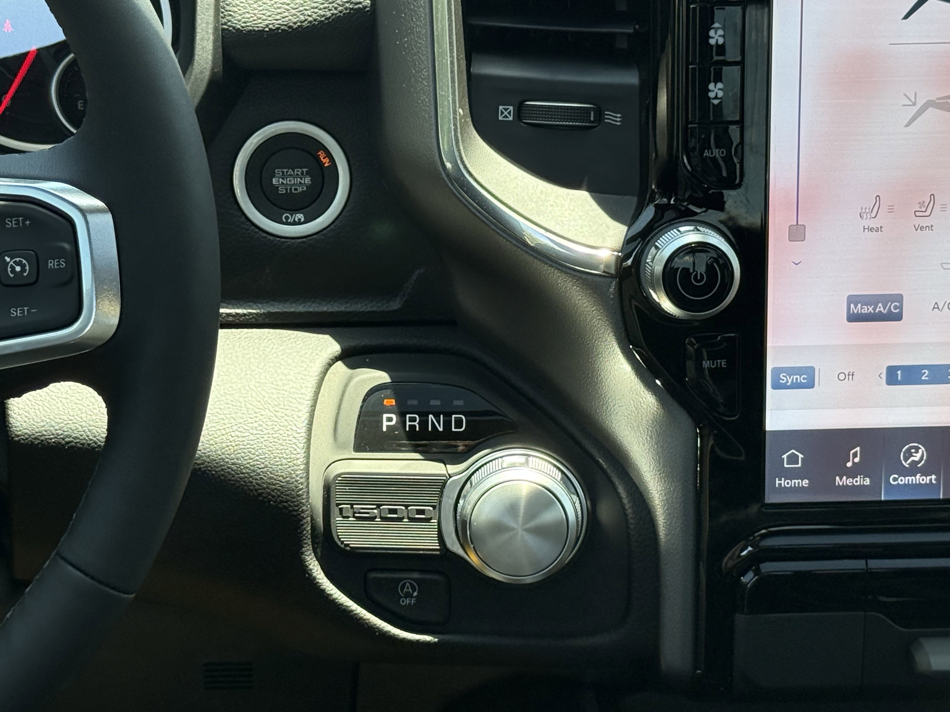 2026 RAM 1500 Laramie - Photo 14