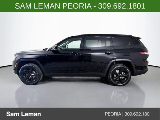 New 2025 Diamond Black Crystal Pearl-Coat Exterior Paint Jeep Limited image 4
