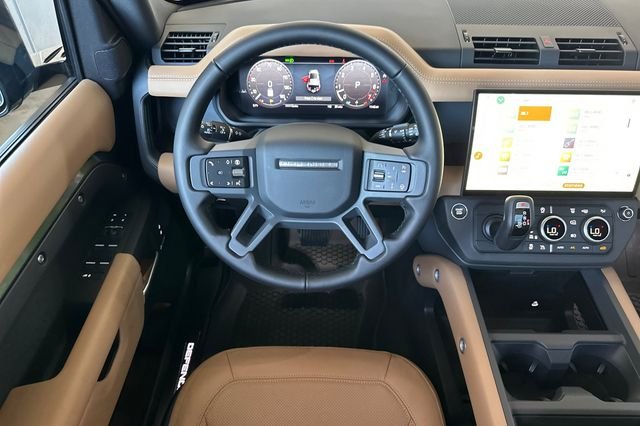 New 2026 Woolstone Green Land Rover X-Dynamic SE image 13